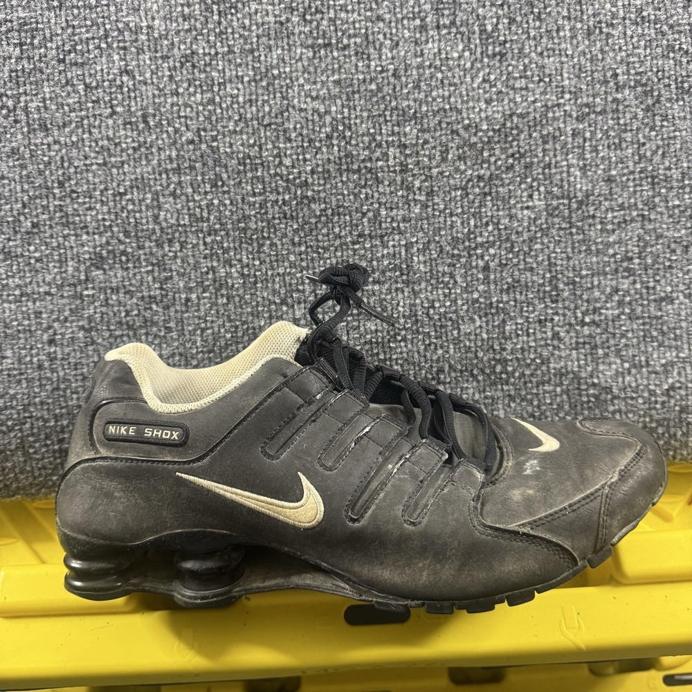 Nike Shox Shoes Mens Size 11 Black Low Top Running Training Sneakers 366363-009